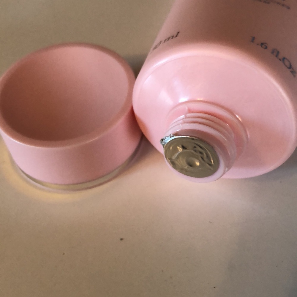 Parfums de Marly Delina Pink Body Cream - Picture 2 of 6